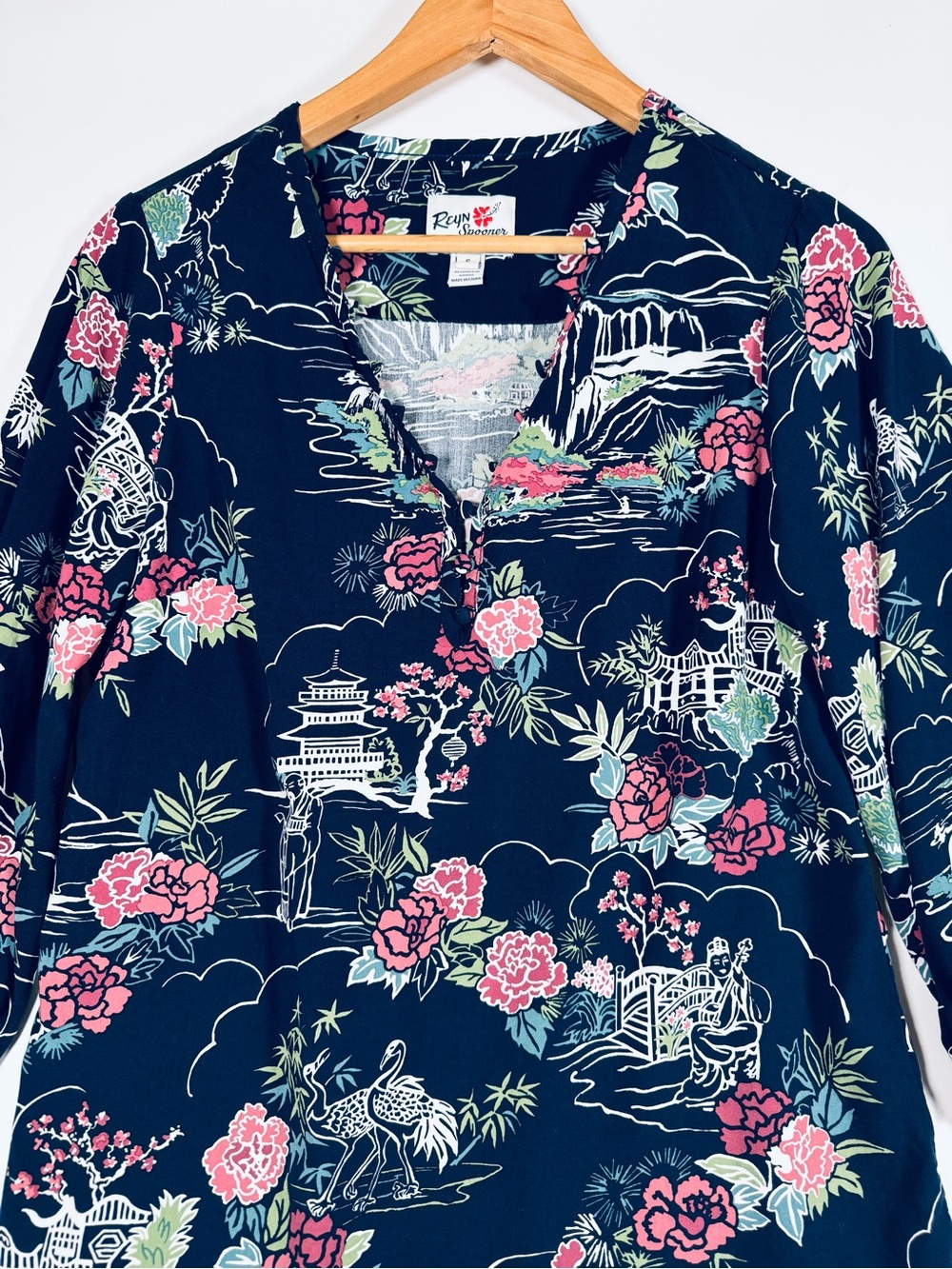 Reyn Spooner Limited Issue Blouse Womens Small Blue Hawaiian Scenic Floral Rayon - Picture 2 of 14